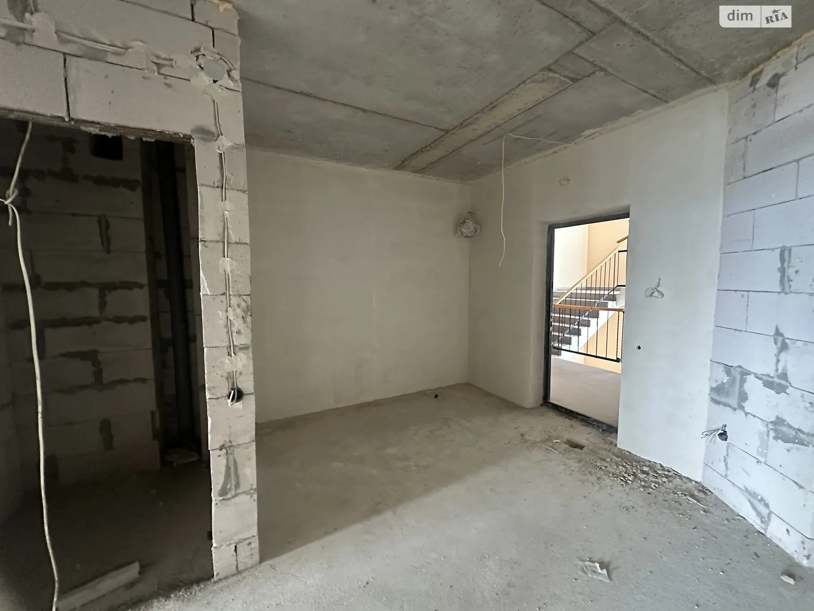 Продається 2-кімнатна квартира 72 кв. м у Чернівцях, вул. Південно-Кільцева, 5Л - фото 1