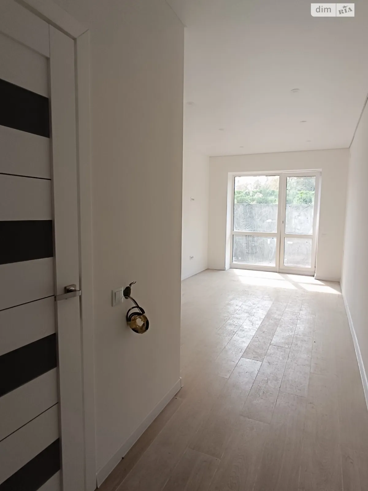 Продается 1-комнатная квартира 24.6 кв. м в Гостомеле, ул. Молодежная - фото 1
