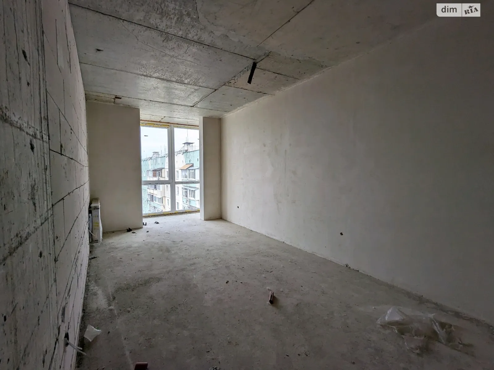 Продается 3-комнатная квартира 92 кв. м в Черновцах - фото 1