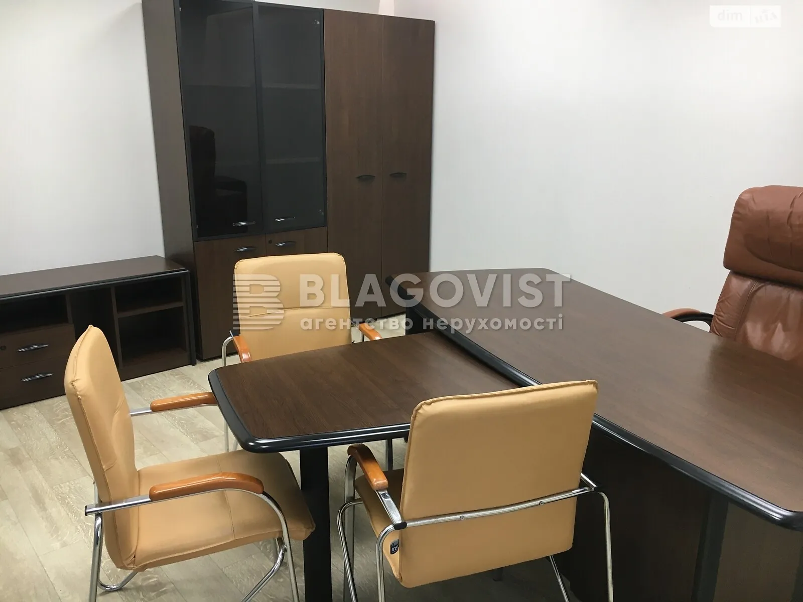 Сдается в аренду офис 224 кв. м в бизнес-центре, цена: 2500 $ - фото 1