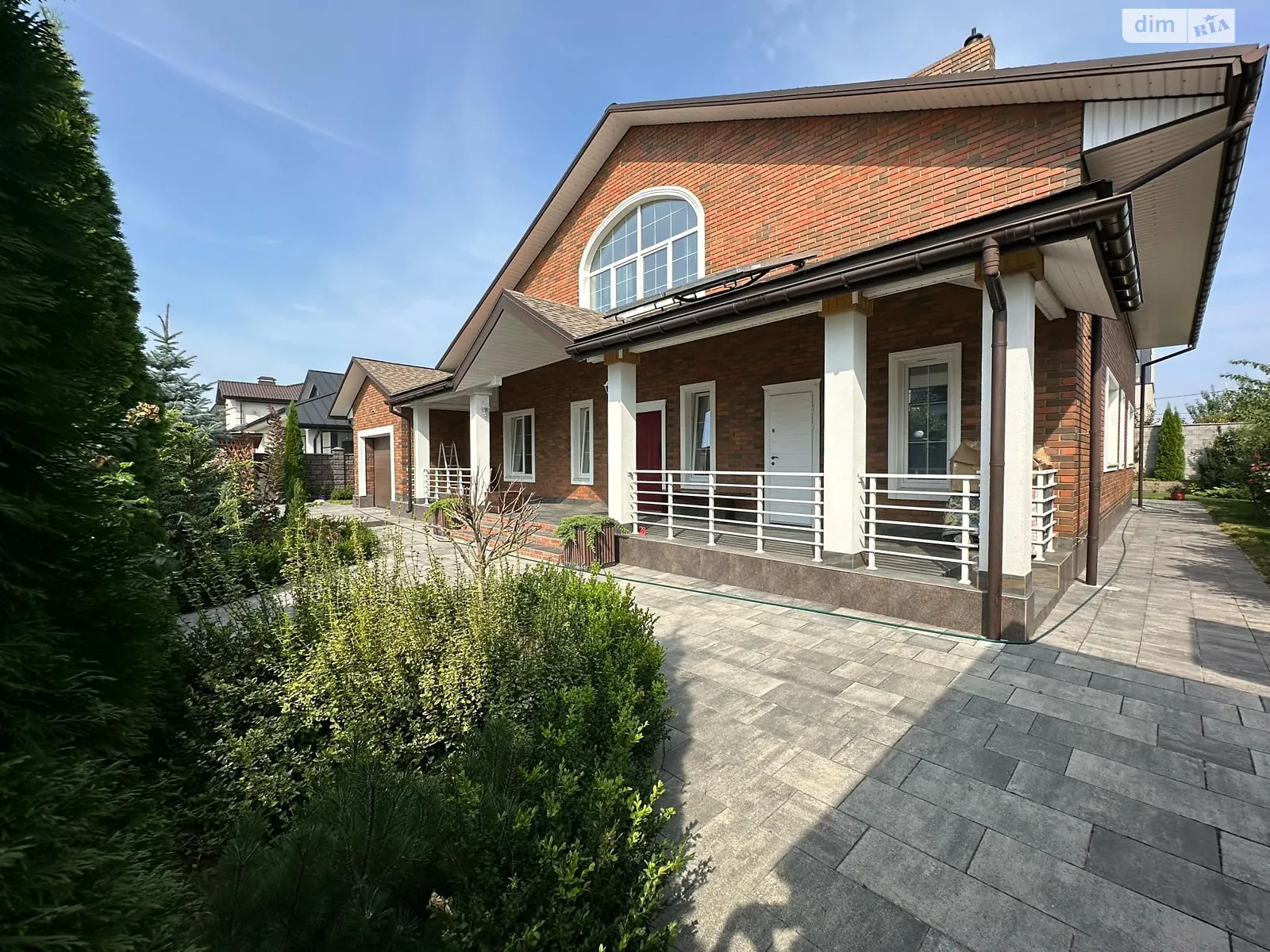 Продается дом на 2 этажа 284.2 кв. м с балконом, цена: 480000 € - фото 1