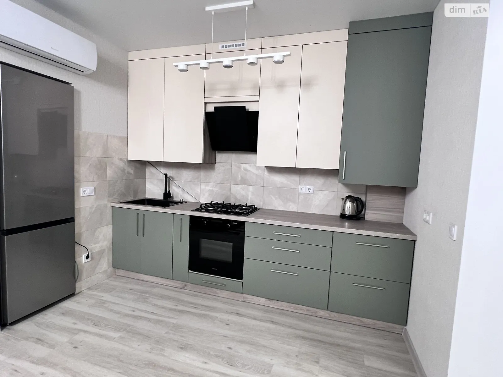 Сдается в аренду 1-комнатная квартира 54 кв. м в Хмельницком, ул. Подольская, 10/5 - фото 1