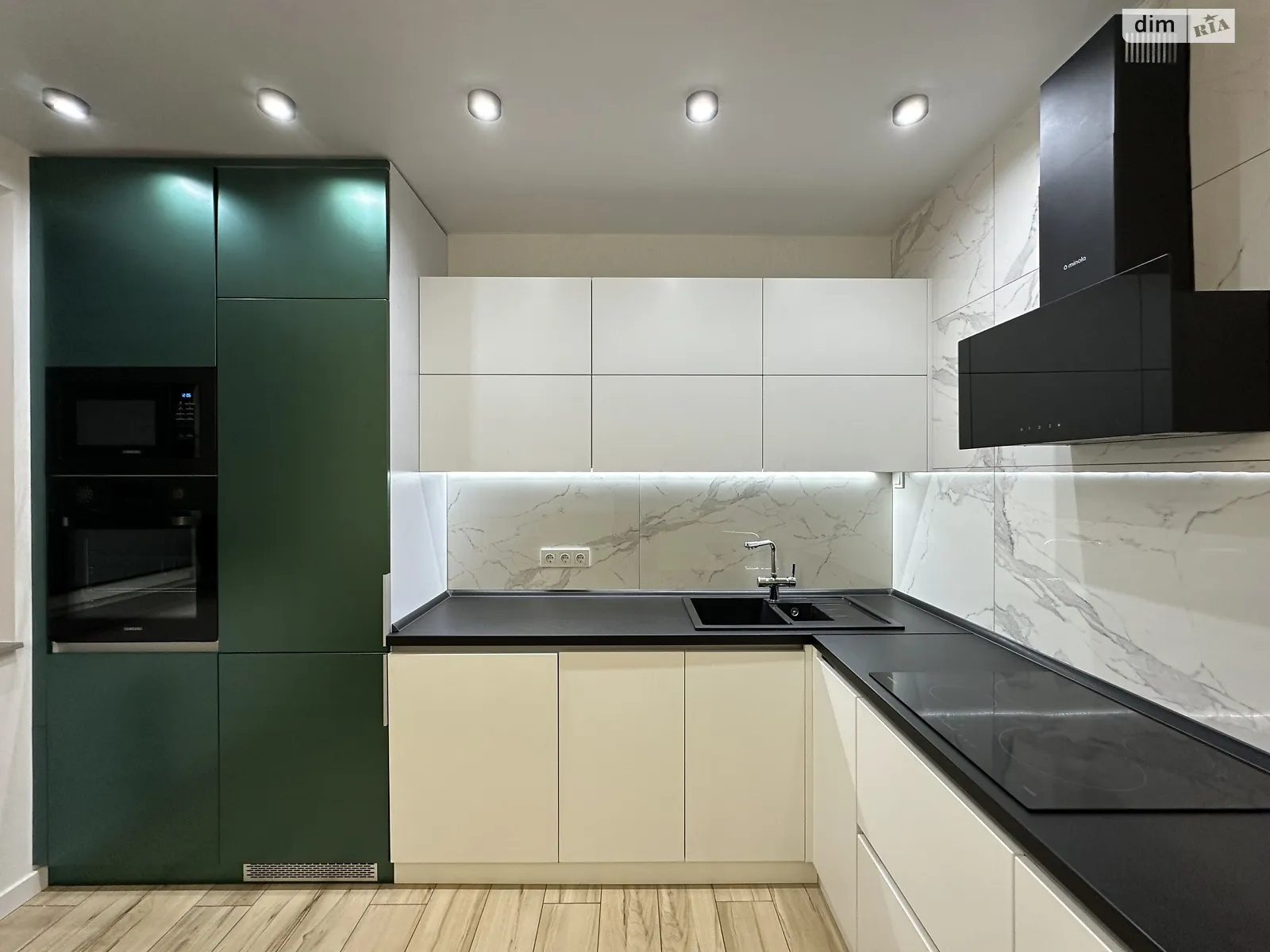 Продается 2-комнатная квартира 61 кв. м в Одессе, ул. Жемчужная, 8 - фото 1