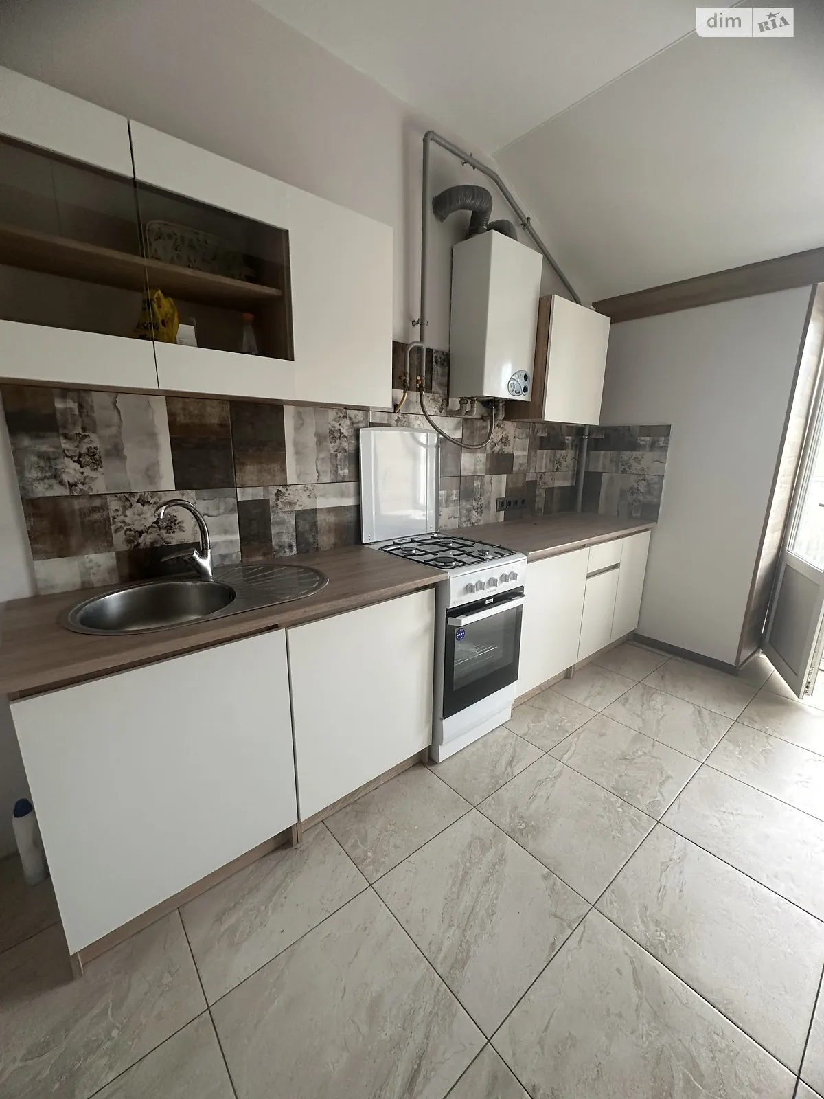 Продается 1-комнатная квартира 35 кв. м в Ирпене, ул. Белокур(Курская), 3а - фото 1