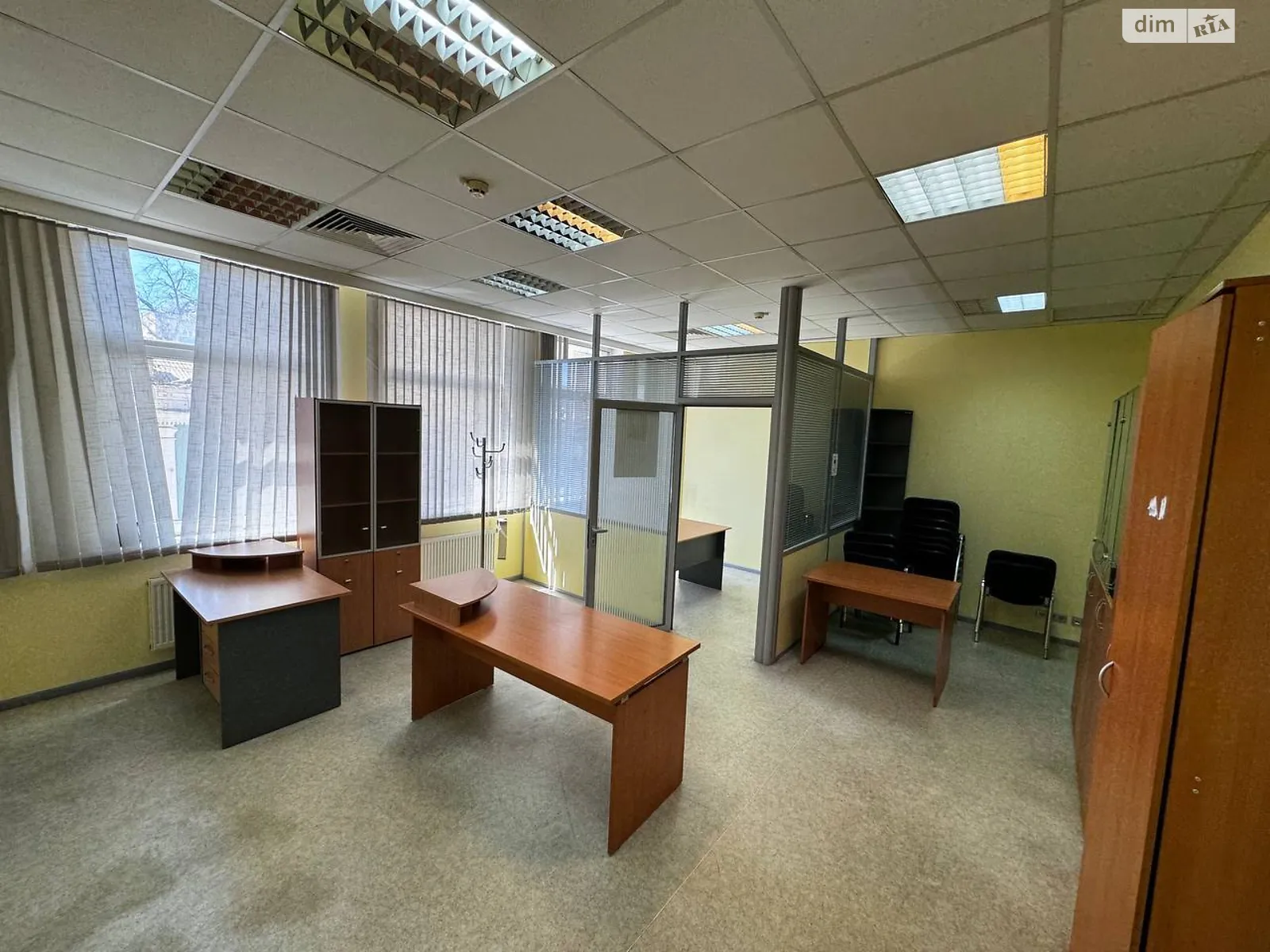 Здається в оренду офіс 330 кв. м в бізнес-центрі, цена: 3700 $ - фото 1