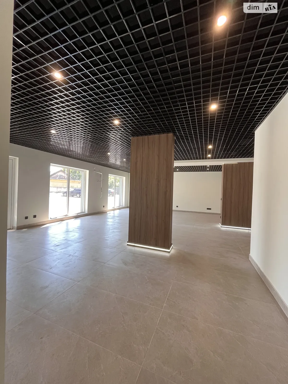 Сдается в аренду офис 63 кв. м в бизнес-центре, цена: 630 $ - фото 1