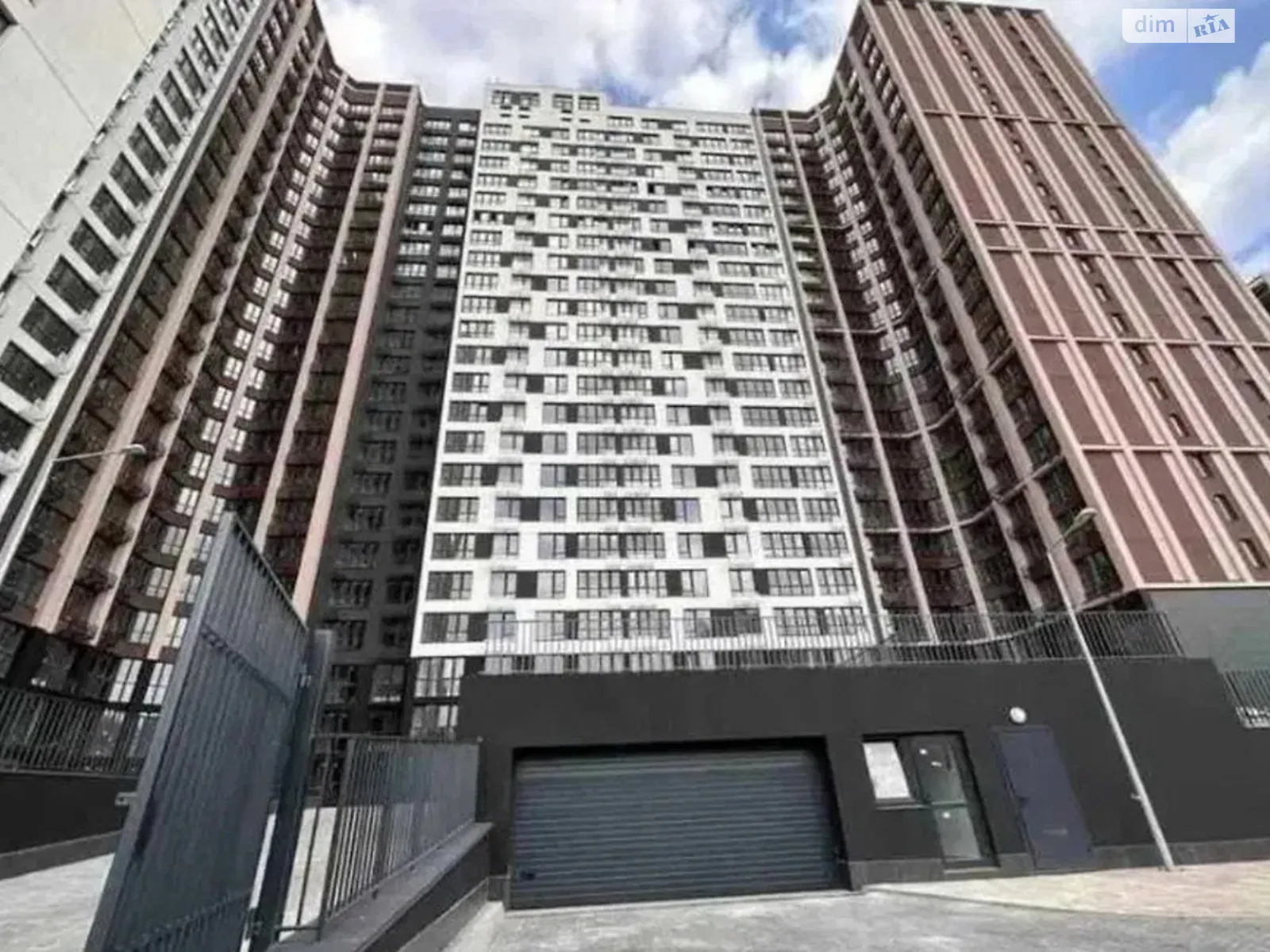 Продается 3-комнатная квартира 99.3 кв. м в Одессе, ул. Ивана Франко, 40 корпус 1 - фото 1