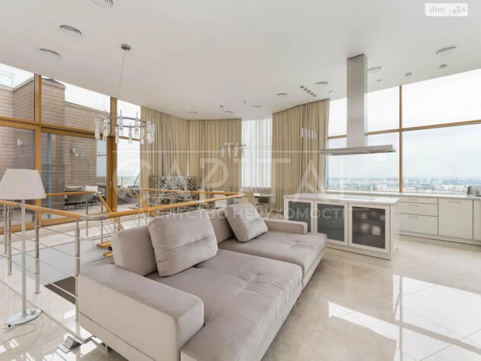 Продается 3-комнатная квартира 237.5 кв. м в Киеве, ул. Юрия Ильенко, 18Б - фото 1