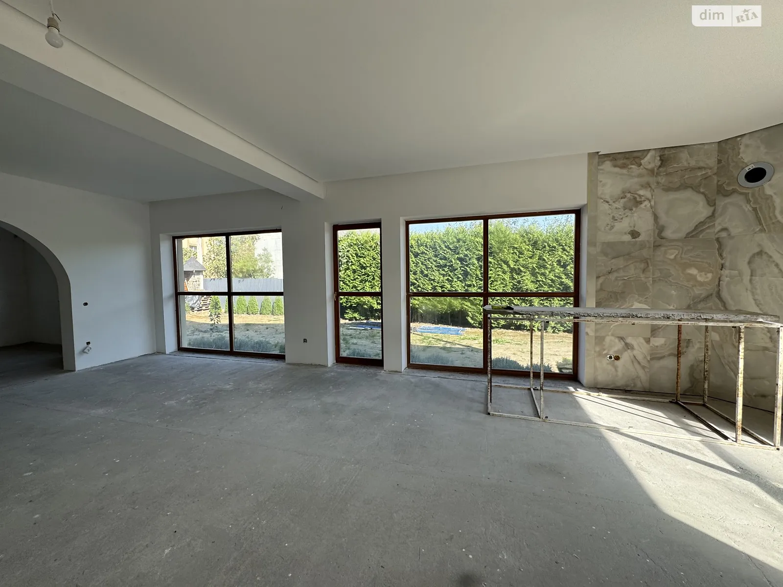 Продается дом на 2 этажа 295 кв. м с бассейном, цена: 295000 $ - фото 1