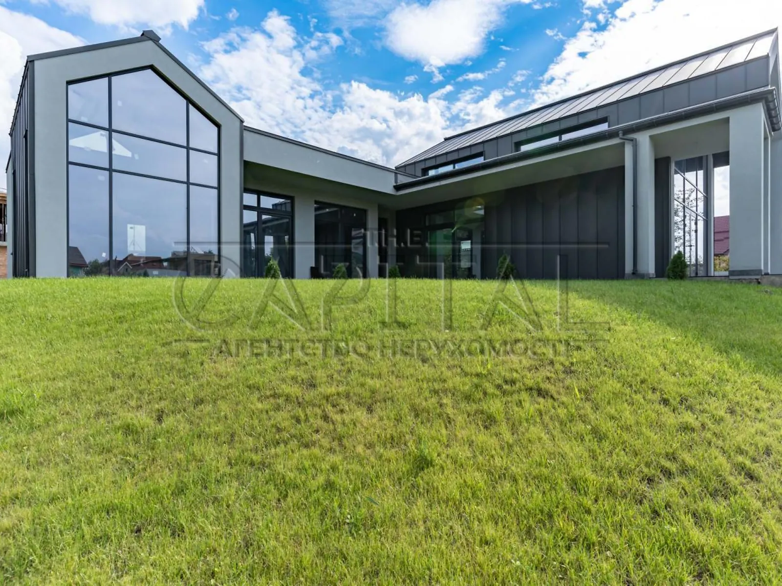 Продается дом на 2 этажа 238 кв. м с гаражом, цена: 450000 $ - фото 1