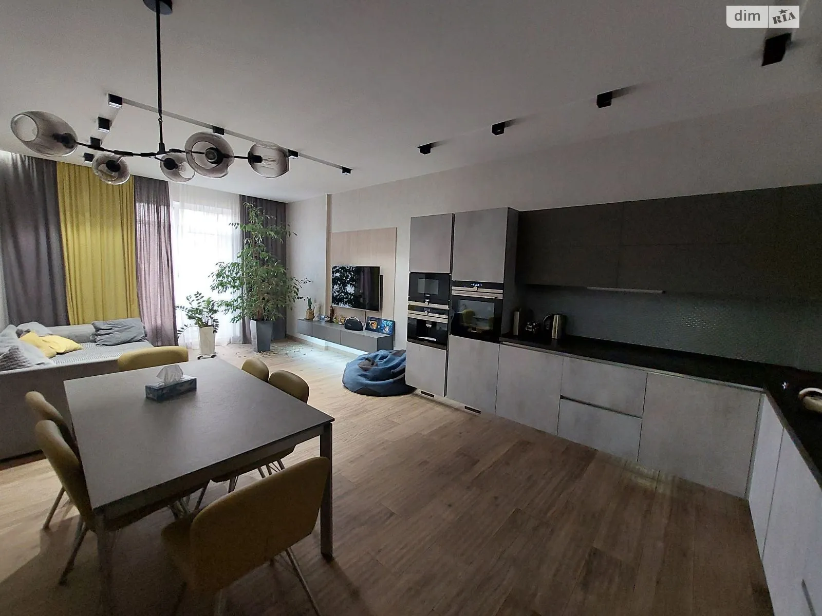 Продается 3-комнатная квартира 129.1 кв. м в Одессе - фото 1