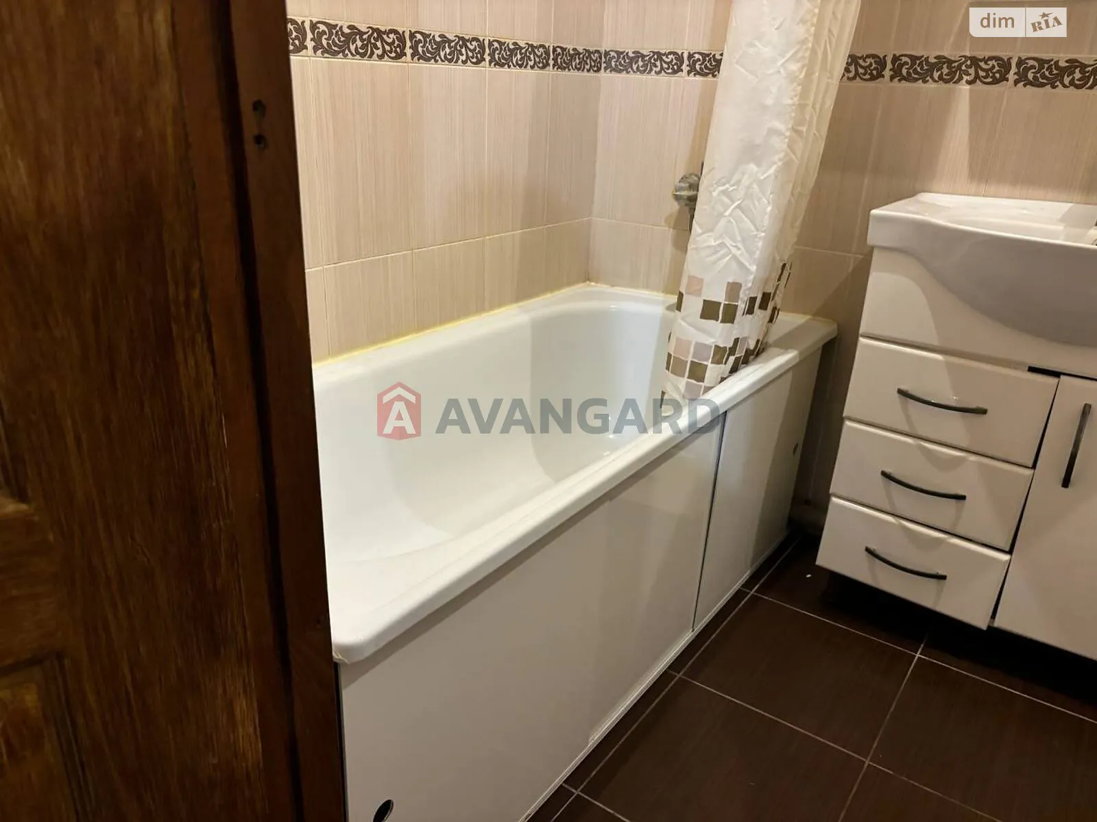 Продается 3-комнатная квартира 56 кв. м в Обуховке, ул. Солидарности(Ленина) - фото 1