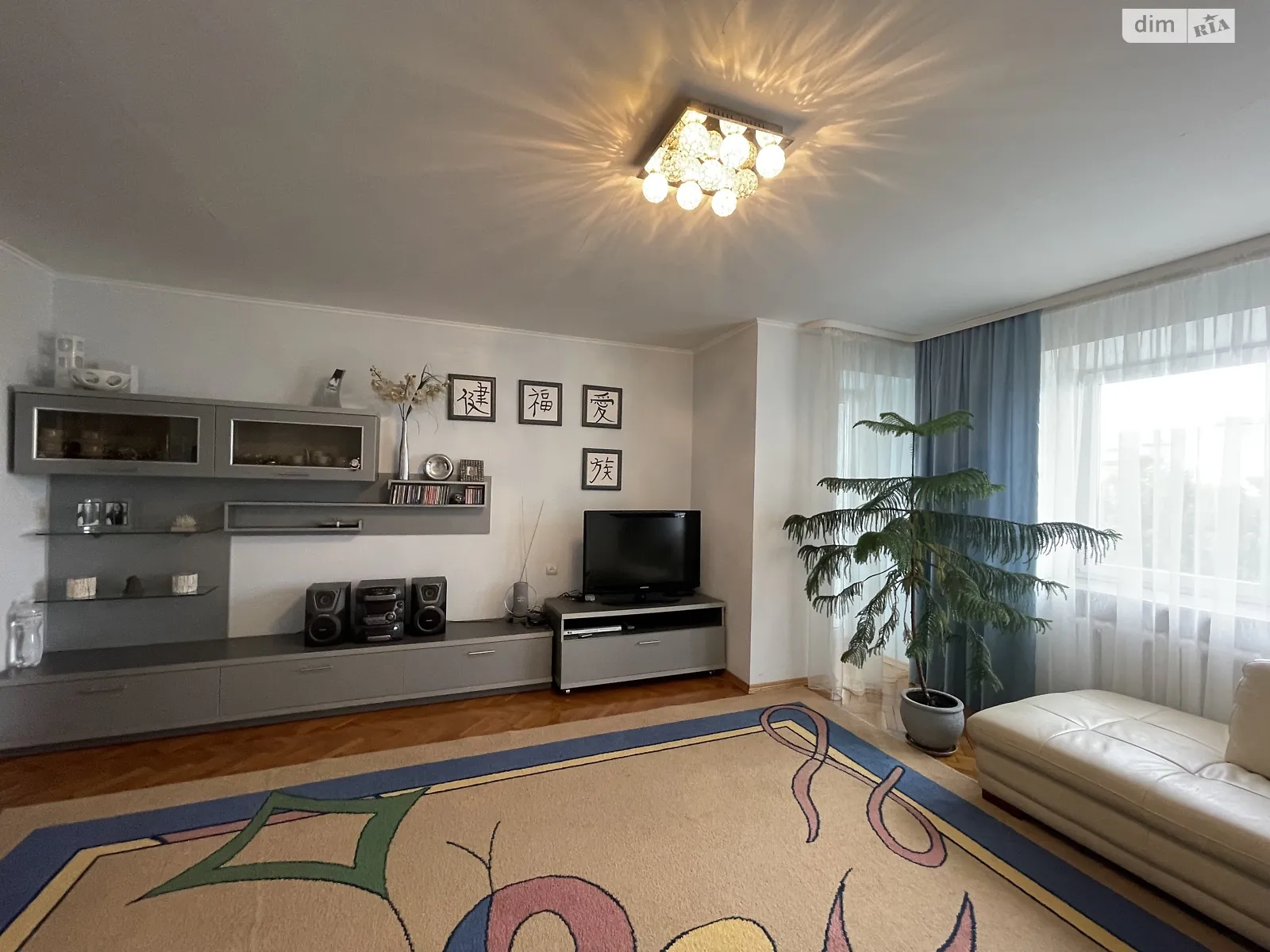 2-комнатная квартира 70 кв. м в, цена: 300 $ - фото 1