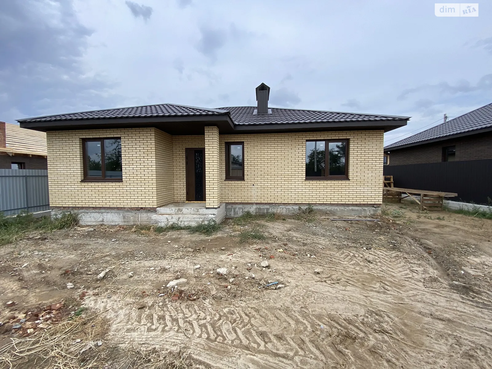Продається одноповерховий будинок 105 кв. м з гаражем, цена: 80000 $ - фото 1