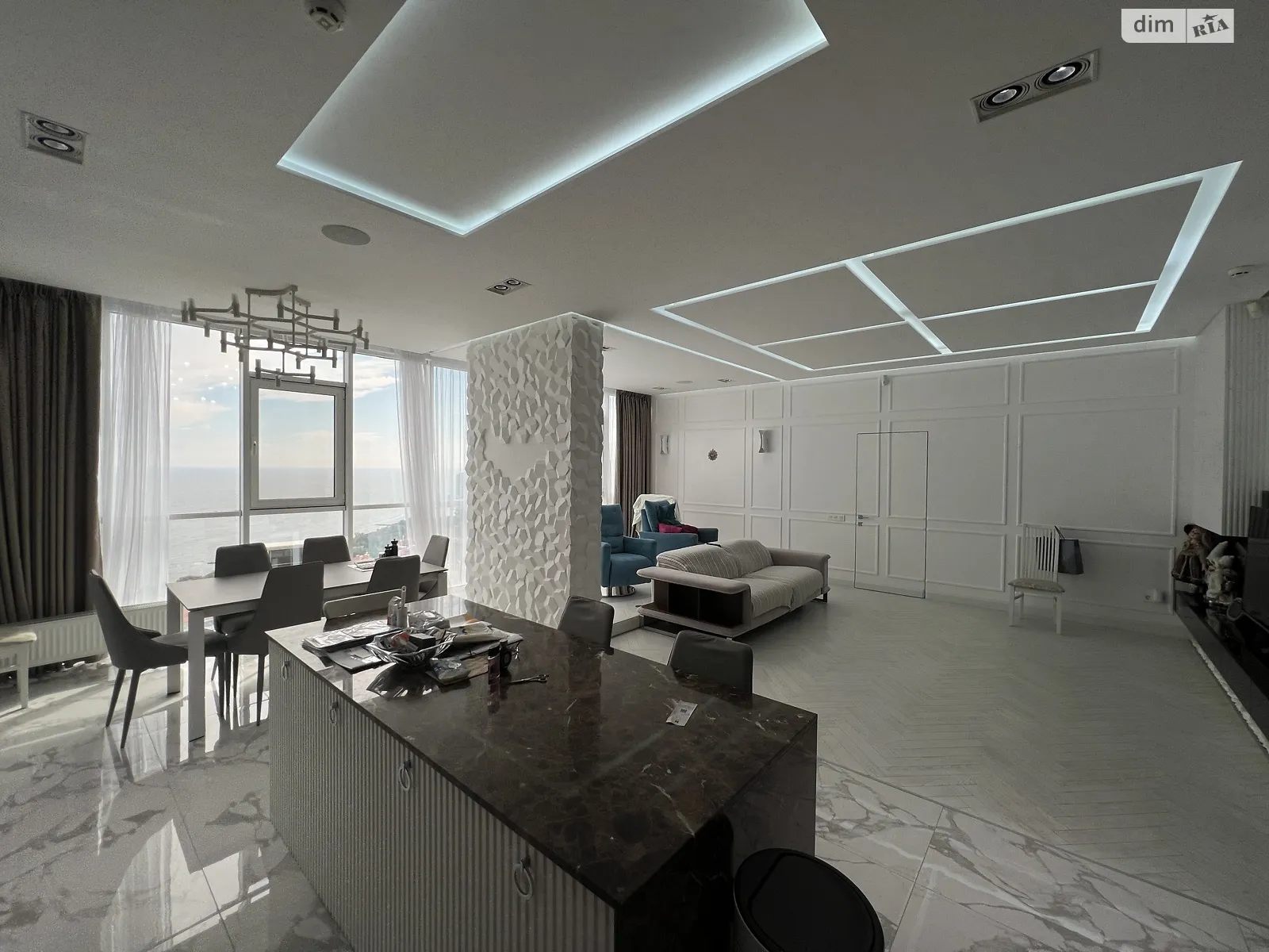 Продается 4-комнатная квартира 189 кв. м в Одессе, бул. Французский, 60В - фото 1