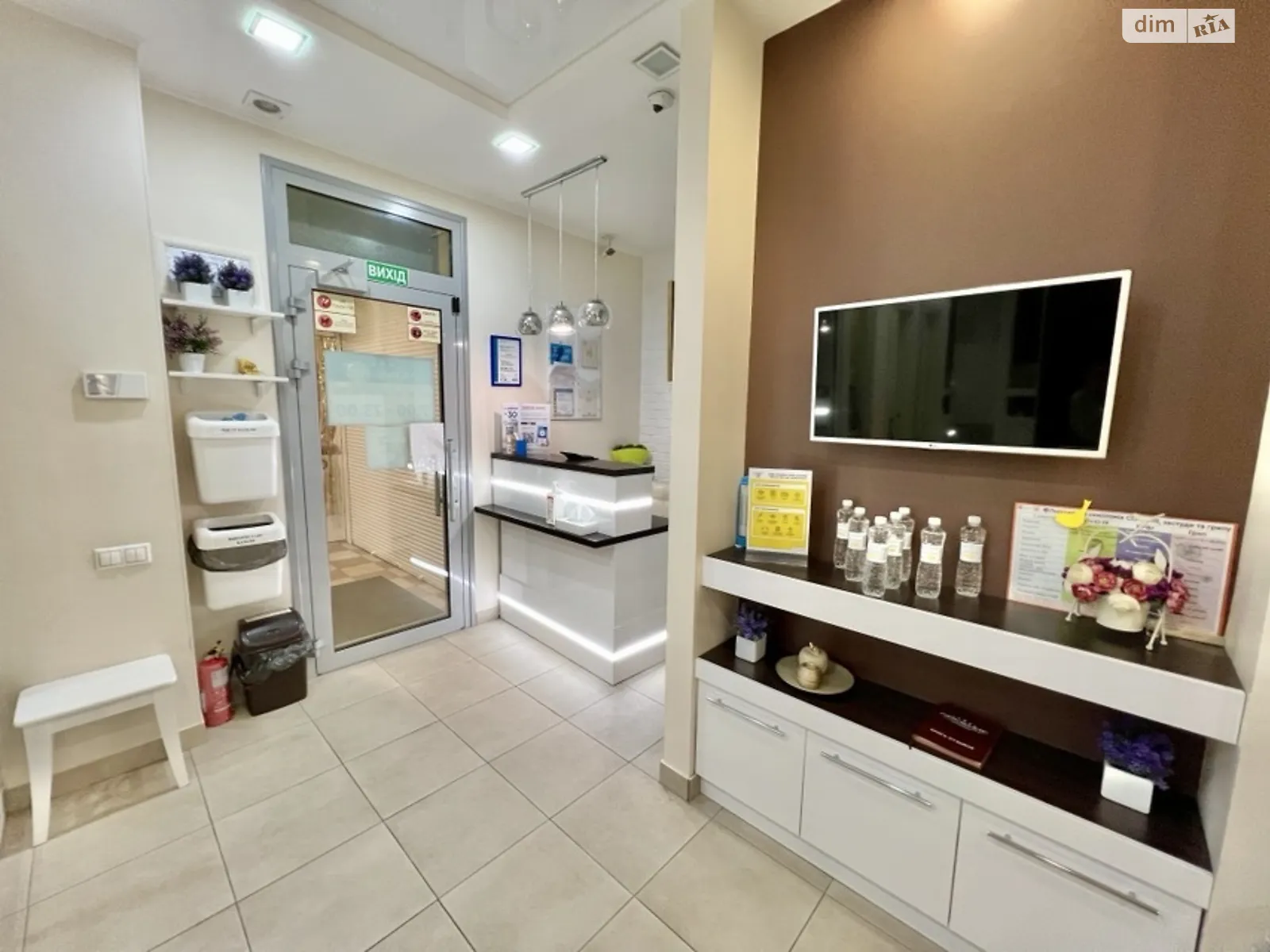 Продается объект сферы услуг 38 кв. м в 3-этажном здании, цена: 140000 $ - фото 1