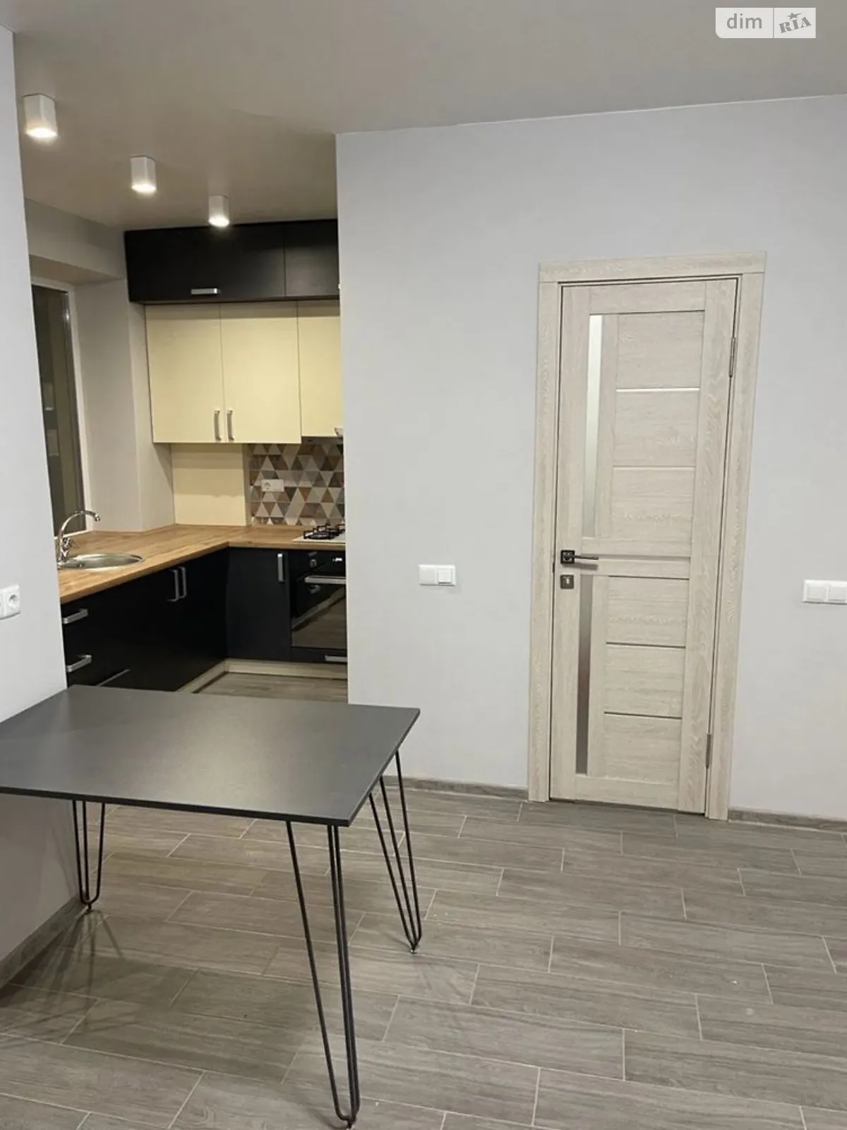 Продается 1-комнатная квартира 34 кв. м в Хмельницком, ул. Кармелюка, 9 - фото 1