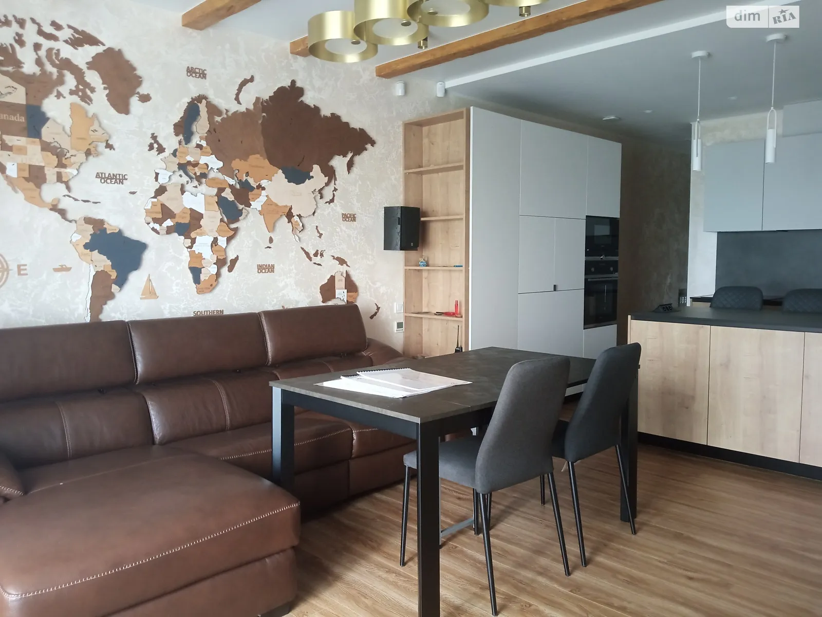Продается дом на 3 этажа 287 кв. м с бассейном, цена: 360000 $ - фото 1