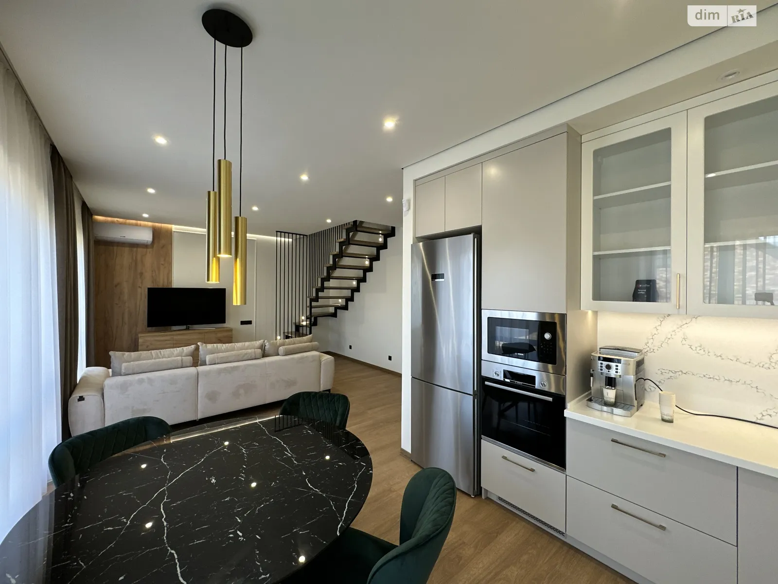 Продается дом на 2 этажа 120 кв. м с гаражом, цена: 205000 $ - фото 1