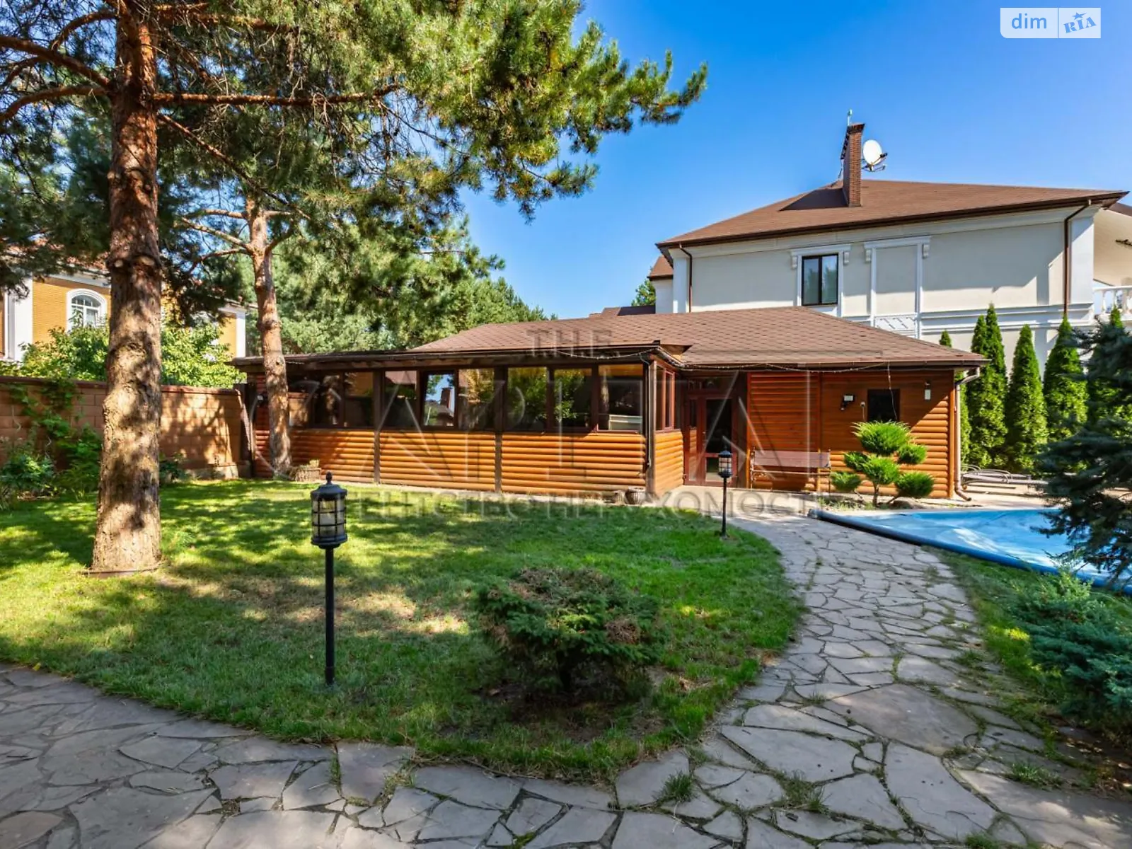 Продается дом на 4 этажа 430 кв. м с мансардой, цена: 590000 $ - фото 1