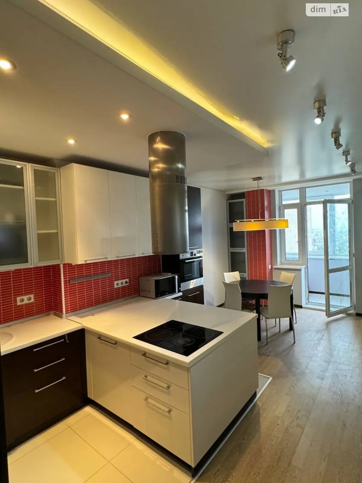 Продается 2-комнатная квартира 65 кв. м в Одессе, ул. Разумовская, 10/12 - фото 1