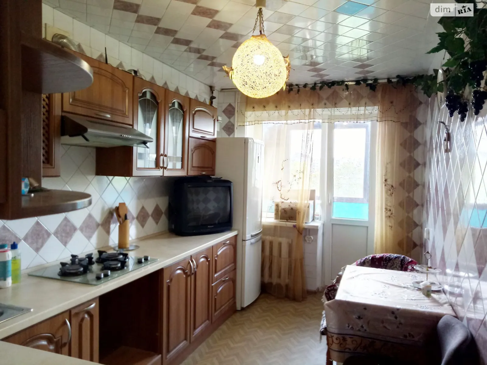 Продается 4-комнатная квартира 80.1 кв. м в Черноморске, ул. Защитников Украины(1 Мая) - фото 1