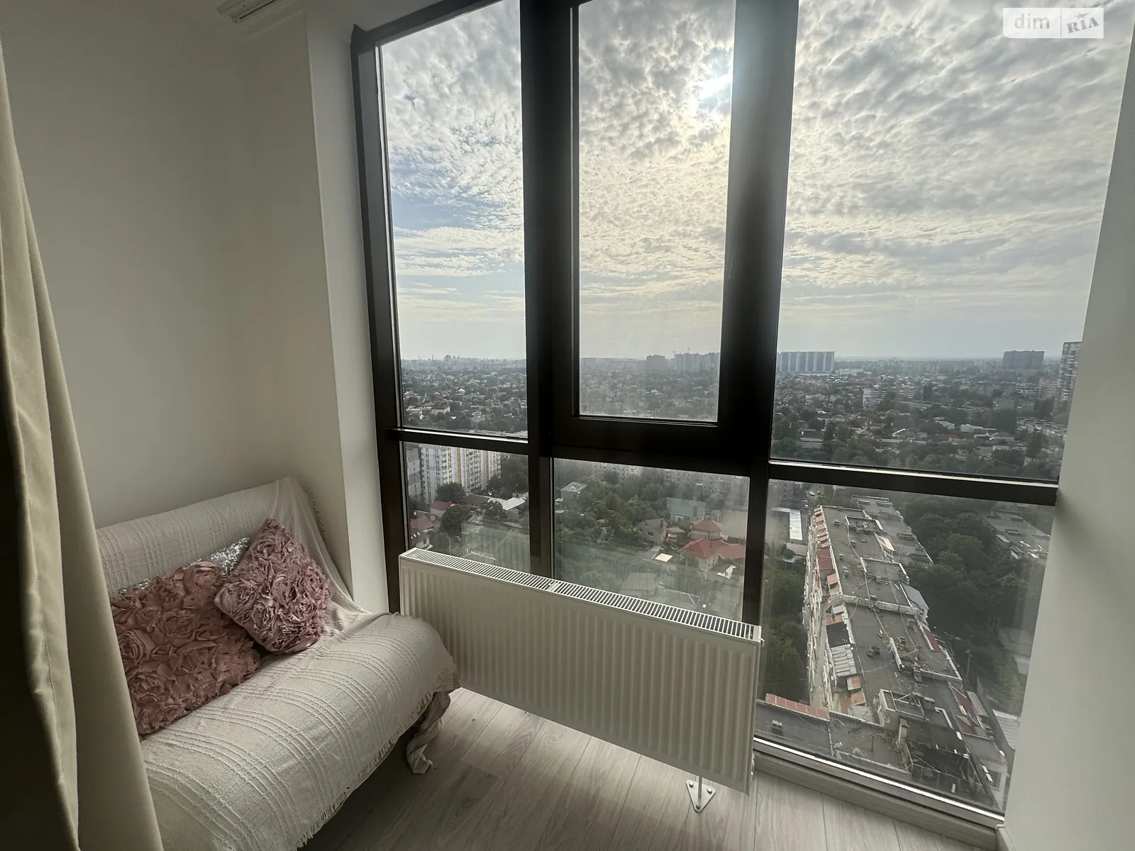 Продается 1-комнатная квартира 35 кв. м в Одессе, ул. Педагогическая - фото 1