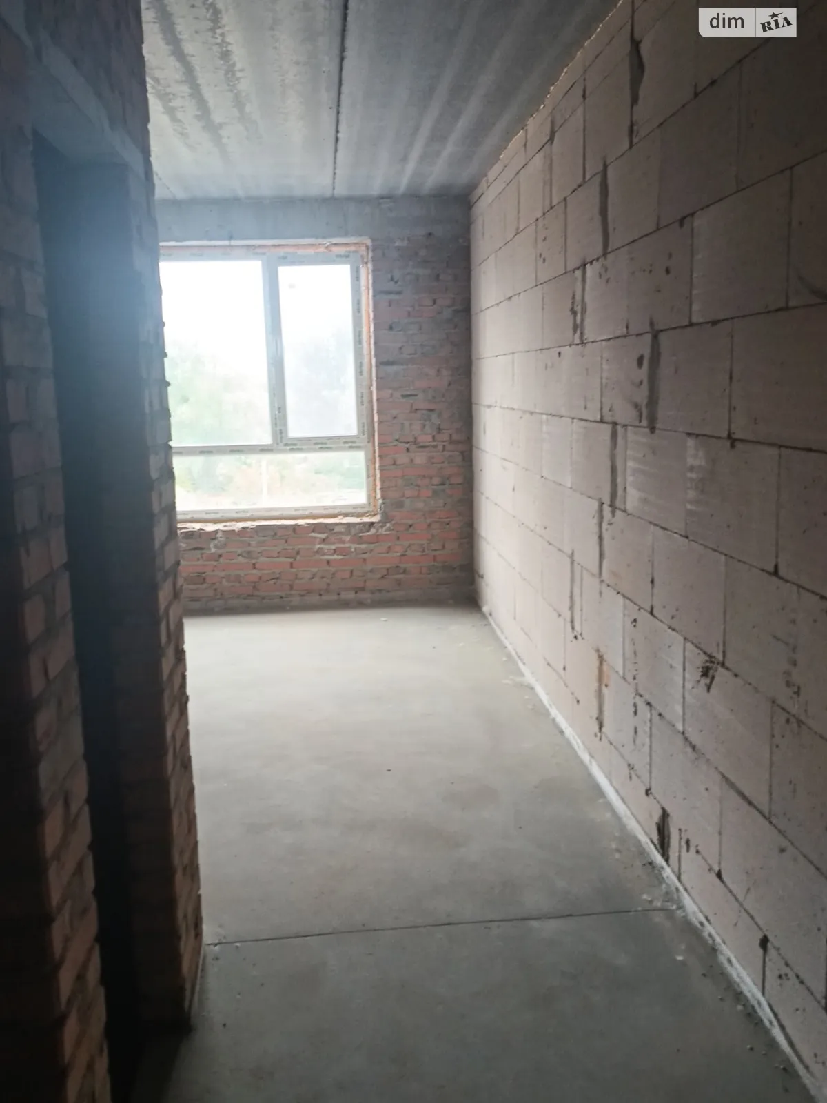 Продается 1-комнатная квартира 24 кв. м в Гостомеле, ул. Мирная, 3Б - фото 1