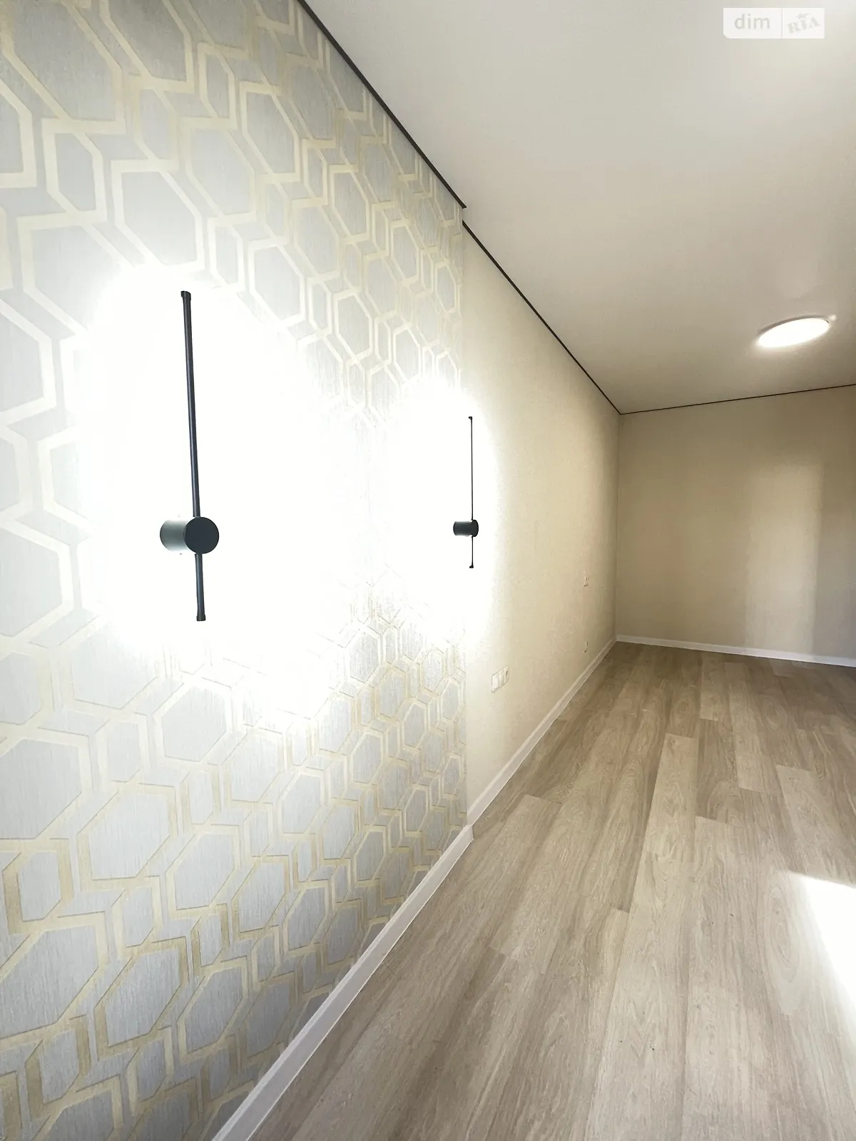 Продается 1-комнатная квартира 39 кв. м в Ирпене, ул. Университетская(Карла Маркса), 1М - фото 1