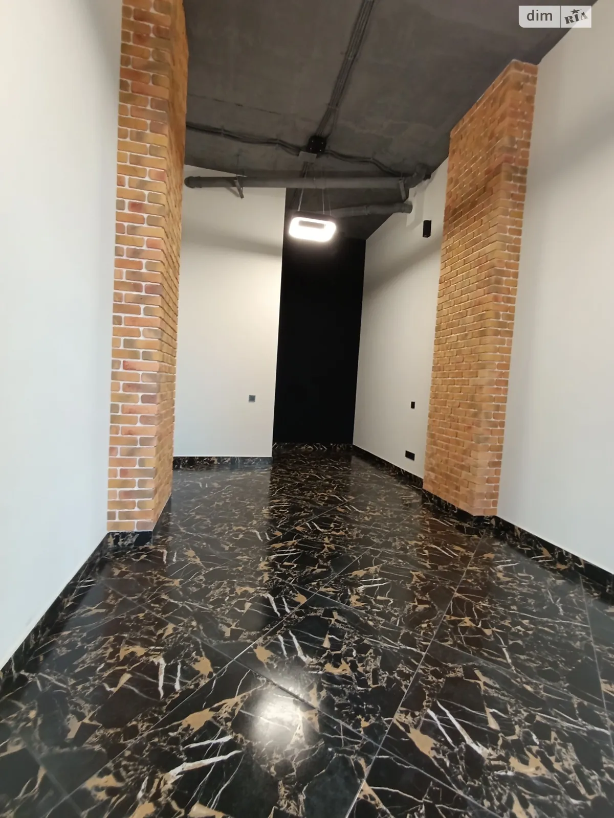 Продається офіс 20 кв. м в бізнес-центрі, цена: 46000 $ - фото 1