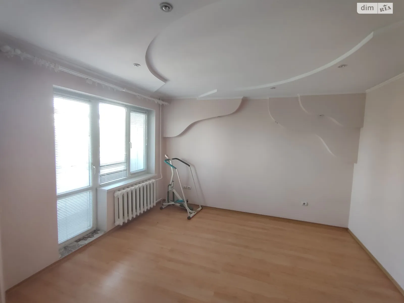 Продается 4-комнатная квартира 78 кв. м в Ровно, ул. Соборная, 259 - фото 1