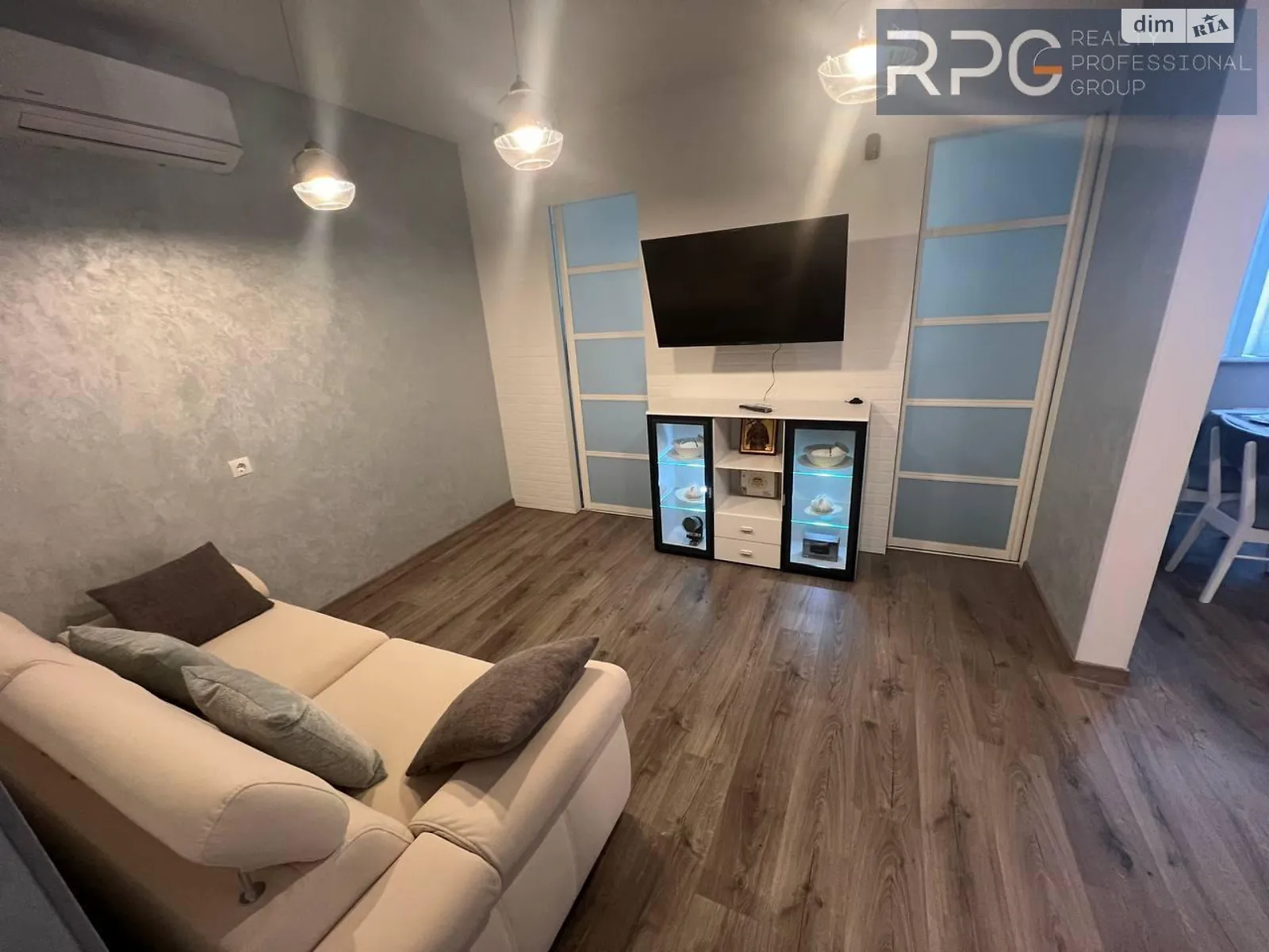 Продается 1-комнатная квартира 43.1 кв. м в Киеве, ул. Ревуцкого, 7В - фото 1