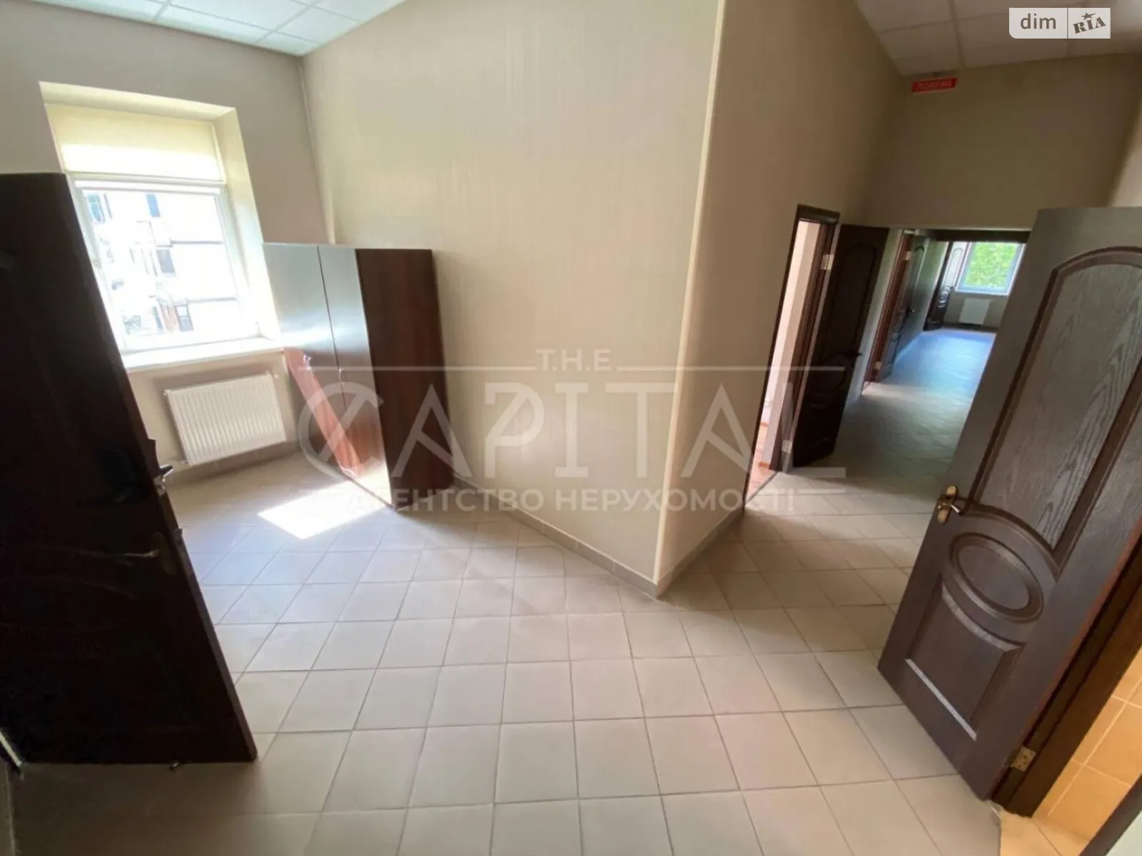 Сдается в аренду офис 250 кв. м в бизнес-центре, цена: 2550 $ - фото 1