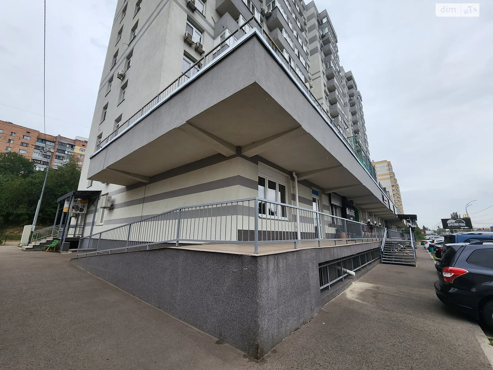 Сдается в аренду помещения свободного назначения 151.2 кв. м в 2-этажном здании, цена: 45000 грн - фото 1