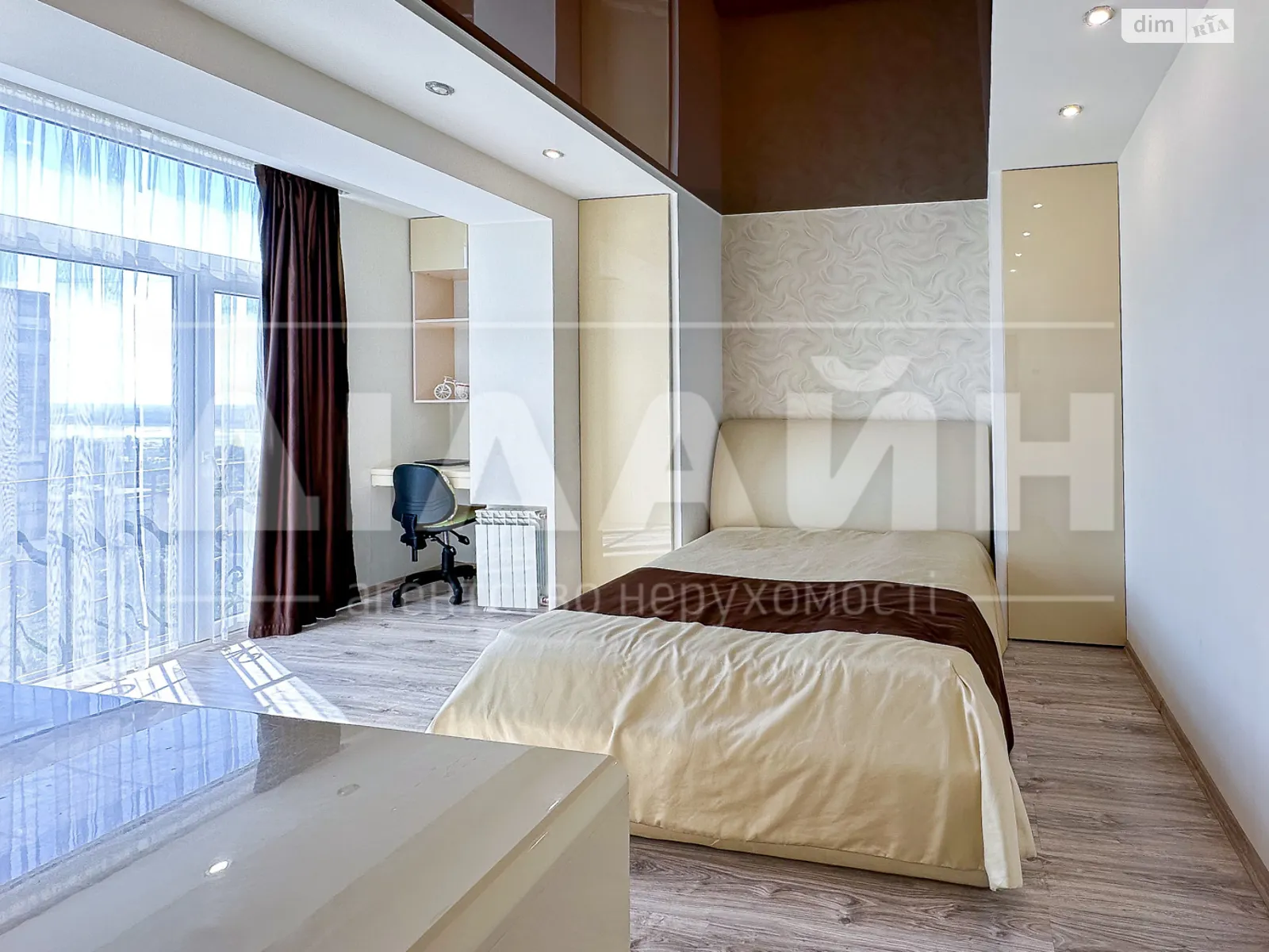 3-комнатная квартира 72.44 кв. м в Запорожье, бул. Центральный, 24 - фото 1