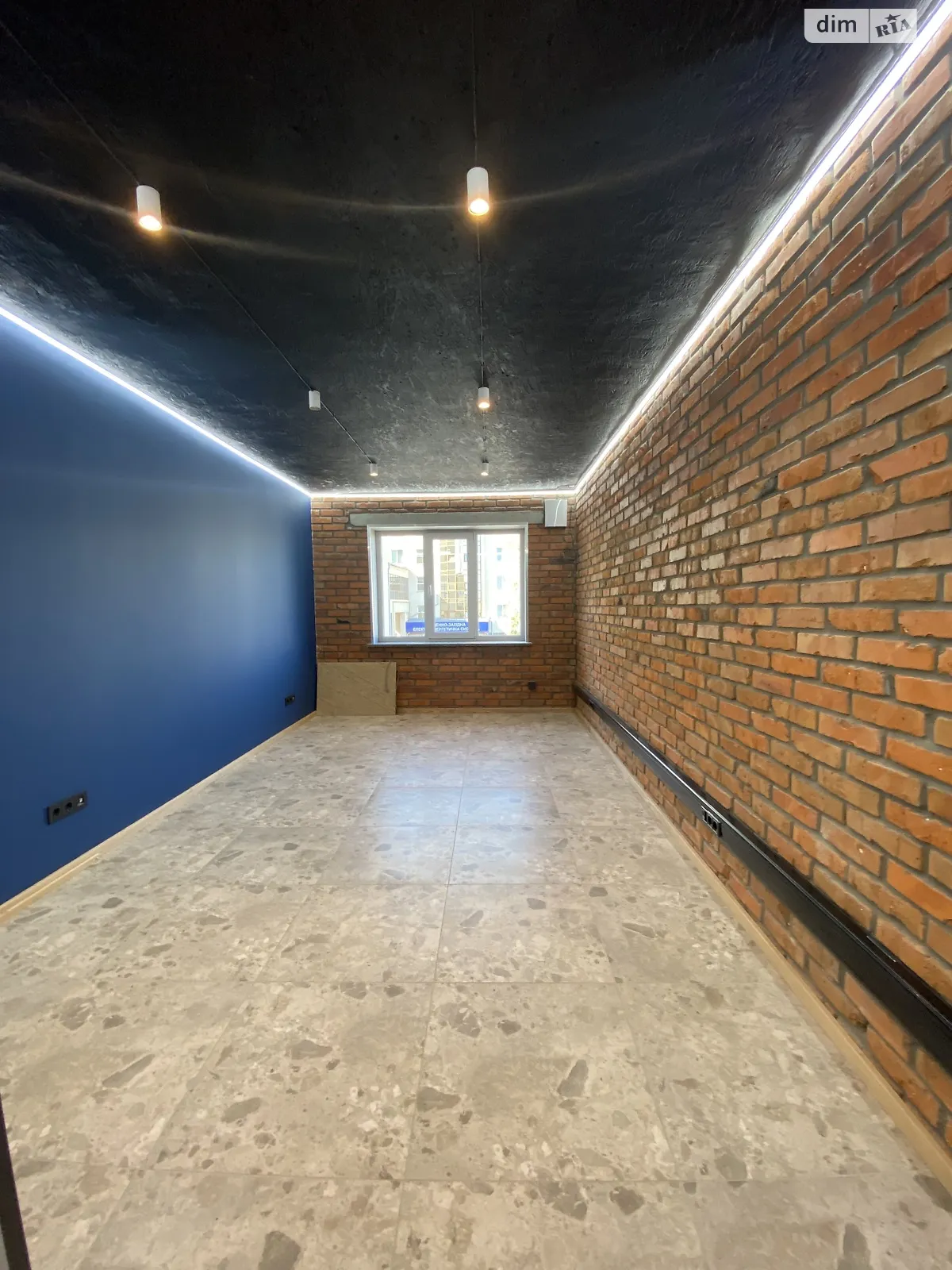 Сдается в аренду офис 17 кв. м в бизнес-центре, цена: 8000 грн - фото 1