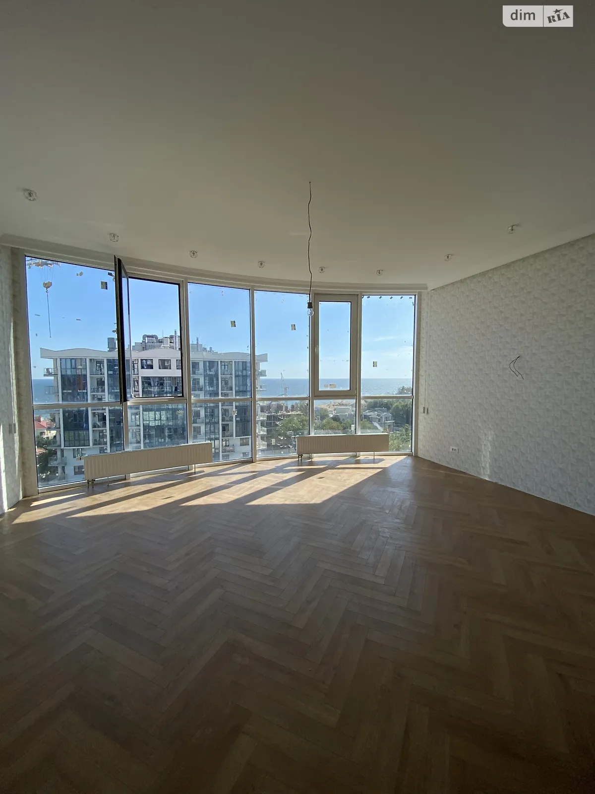 Продается 3-комнатная квартира 92.6 кв. м в Одессе, пер. Кордонный, 2/2 - фото 1