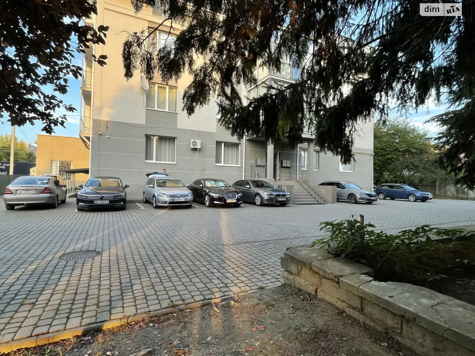 Продается 1-комнатная квартира 55 кв. м в Ужгороде, ул. Капушанская(Победы), 174 - фото 1