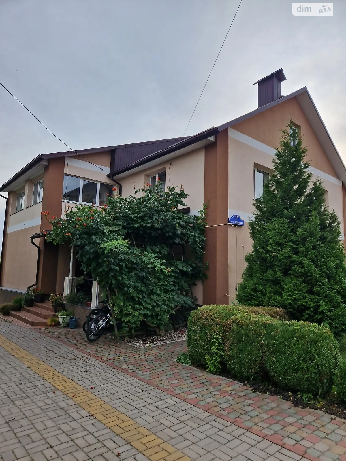 Продається будинок 2 поверховий 211 кв. м з садом, цена: 150000 $ - фото 1