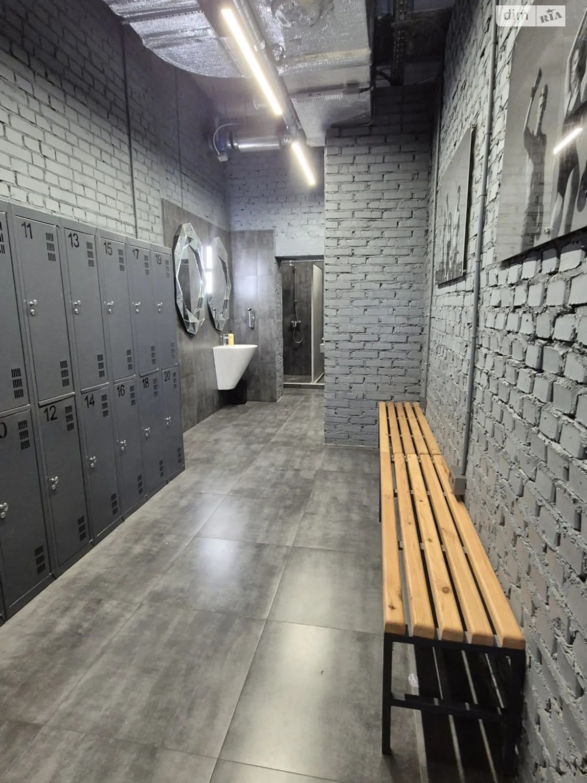 Продається приміщення вільного призначення 233 кв. м в 10-поверховій будівлі, цена: 255000 $ - фото 1