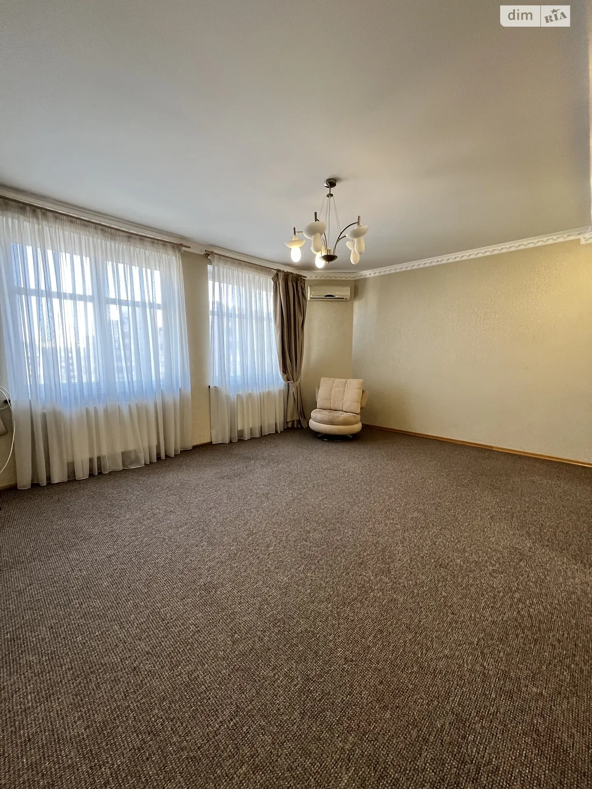 Продается 5-комнатная квартира 160 кв. м в Киеве, ул. Коновальца Евгения, 32Б - фото 1