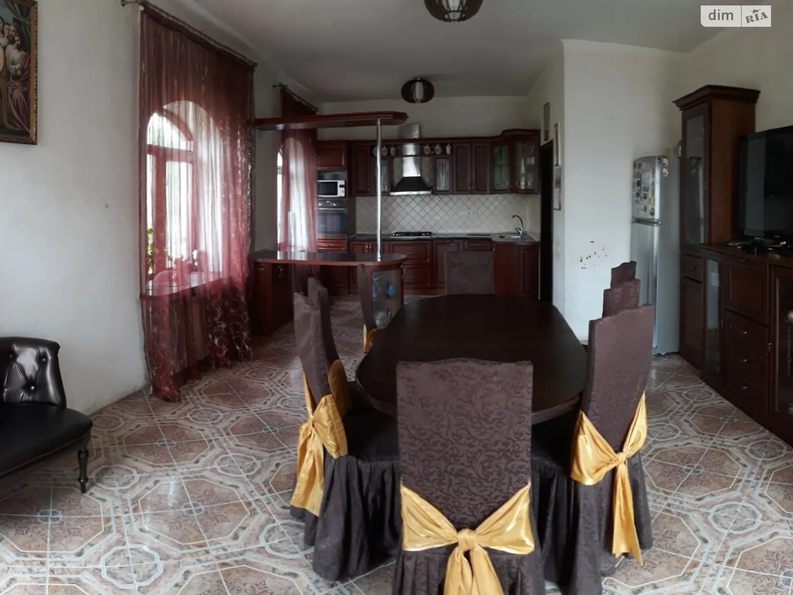Продается дом на 3 этажа 420 кв. м с балконом, цена: 165000 $ - фото 1