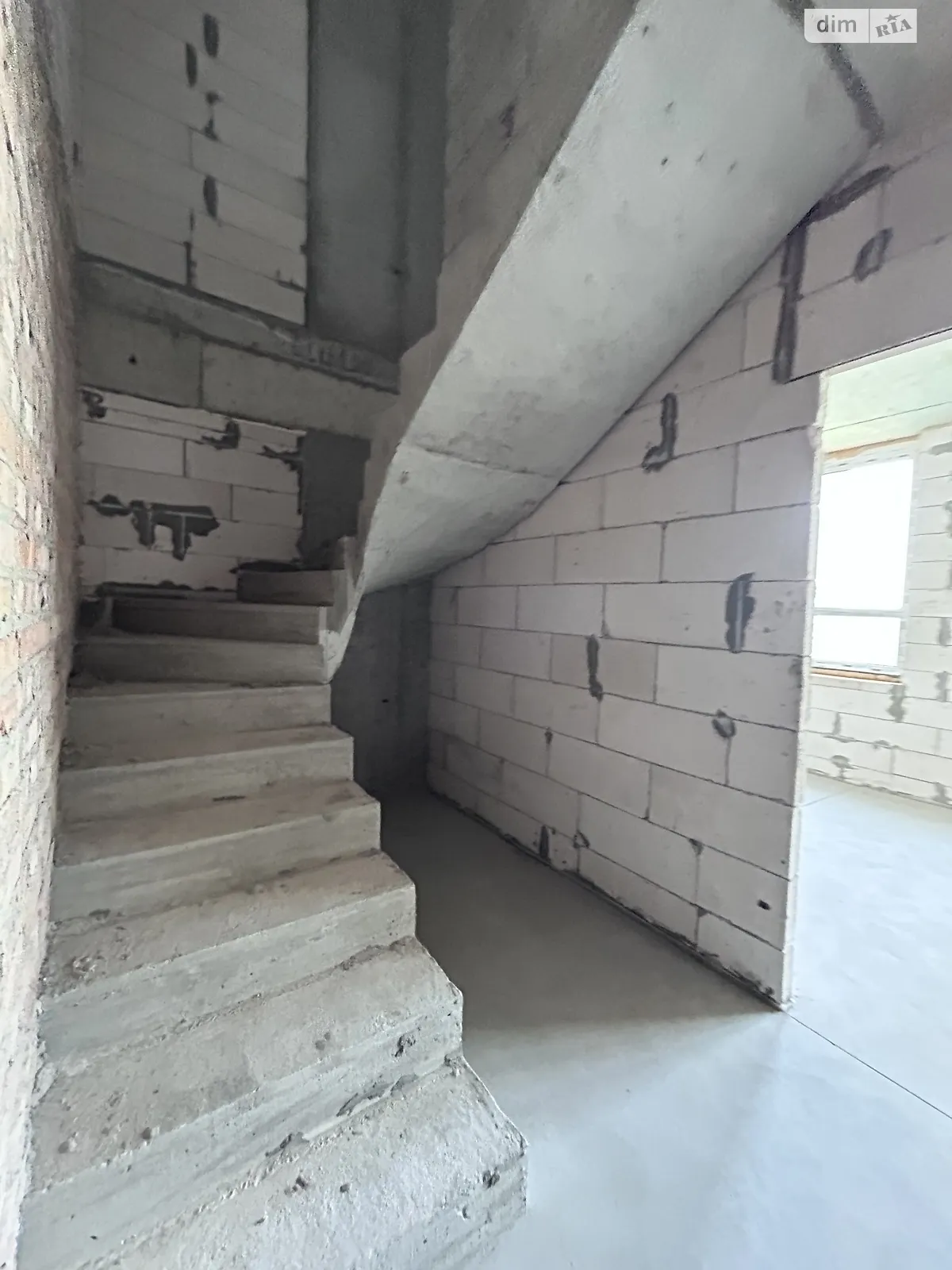 Продается 3-комнатная квартира 68 кв. м в Ирпене, ул. Университетская(Карла Маркса), 3/13 - фото 1