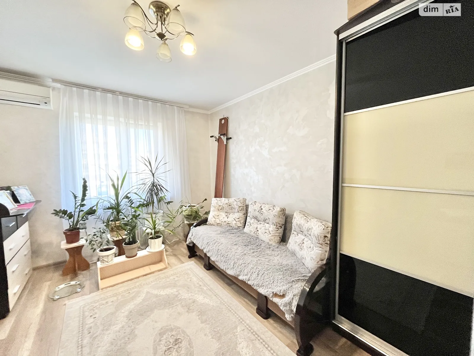 3-комнатная квартира 68.03 кв. м в Запорожье, ул. Товарищеская - фото 1