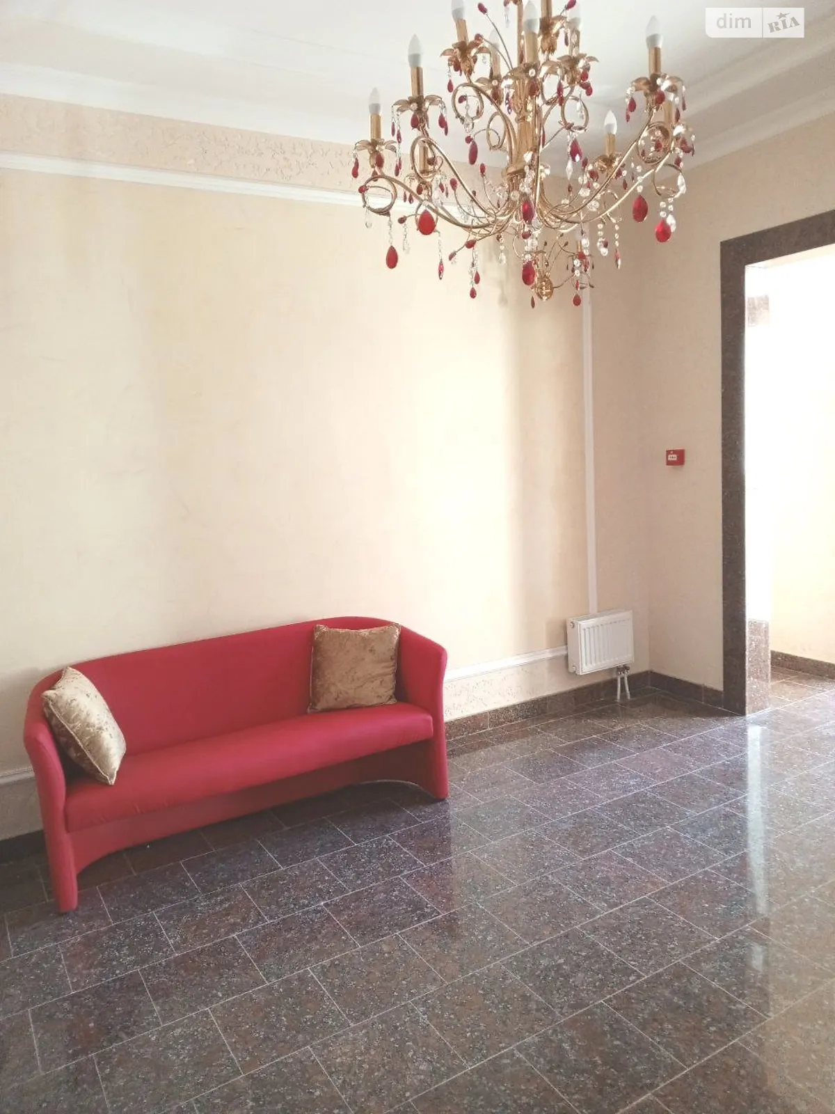 Сдается в аренду офис 40 кв. м в бизнес-центре, цена: 600 $ - фото 1