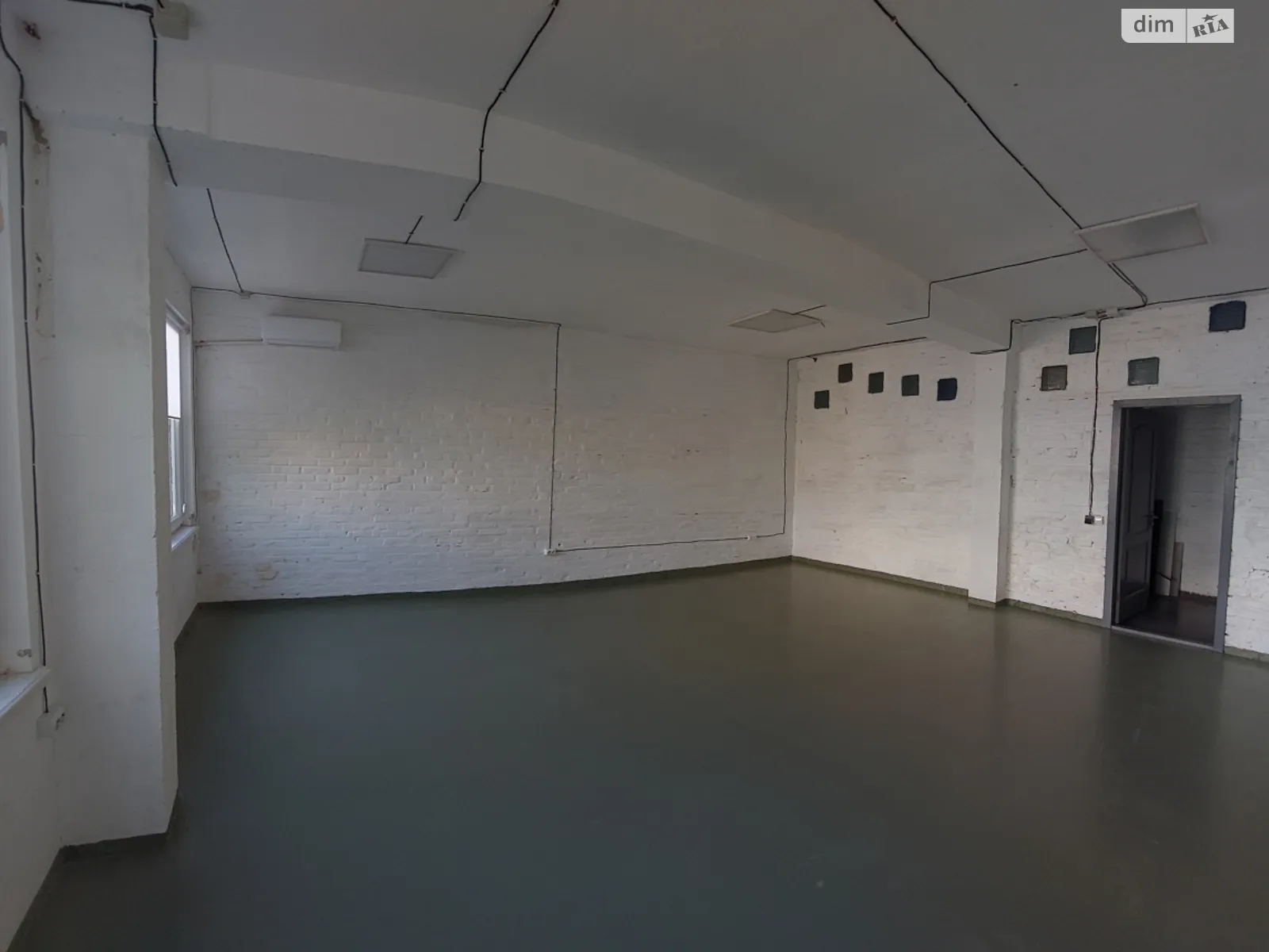Сдается в аренду офис 36 кв. м в бизнес-центре, цена: 4680 грн - фото 1