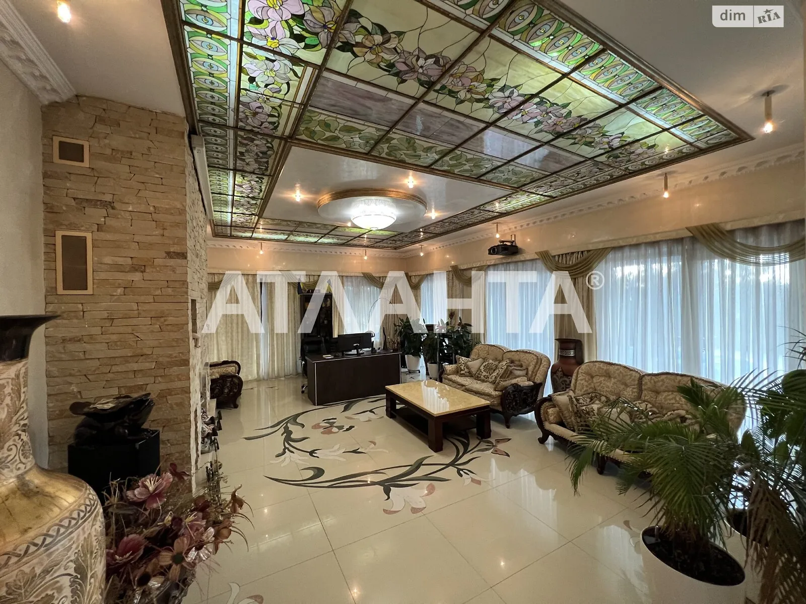Продается дом на 2 этажа 426 кв. м с мансардой, цена: 420000 $ - фото 1