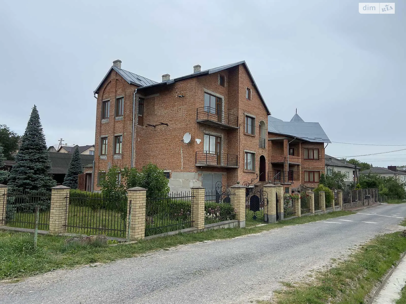 Продається будинок 3 поверховий 300 кв. м з подвалом, цена: 195000 $ - фото 1