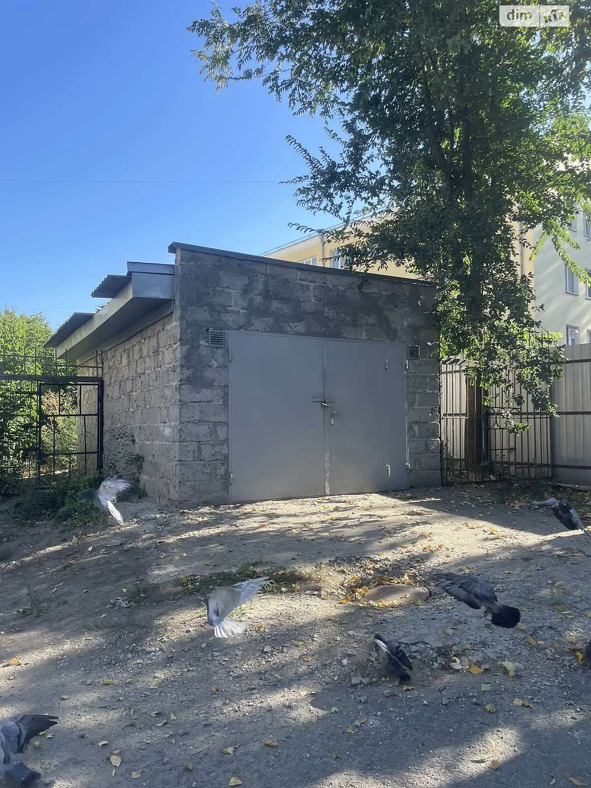 Продается отдельно стоящий гараж под легковое авто на 24 кв. м, цена: 12000 $ - фото 1