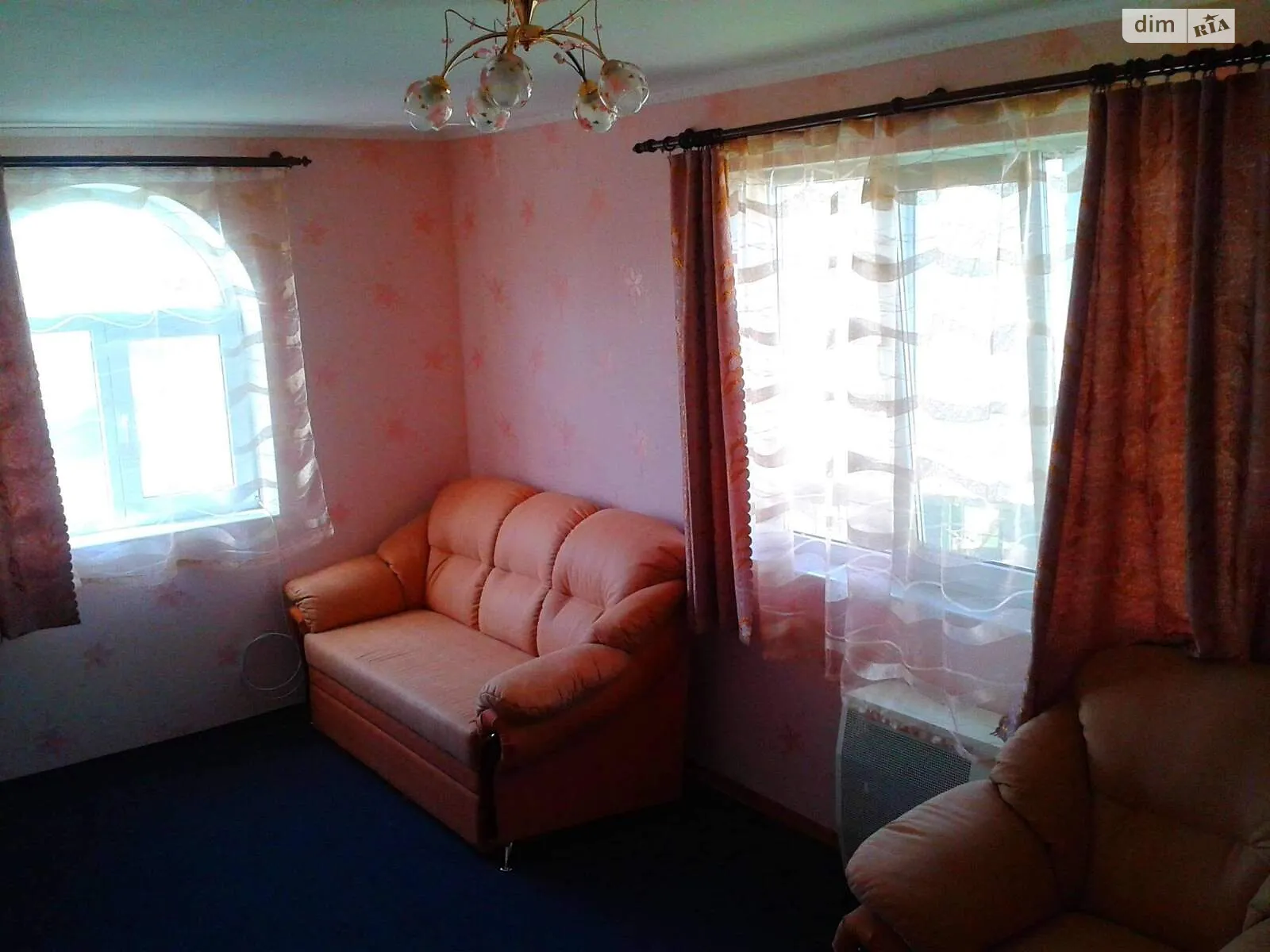 Продается дом на 2 этажа 153.2 кв. м с бассейном, цена: 17500 $ - фото 1